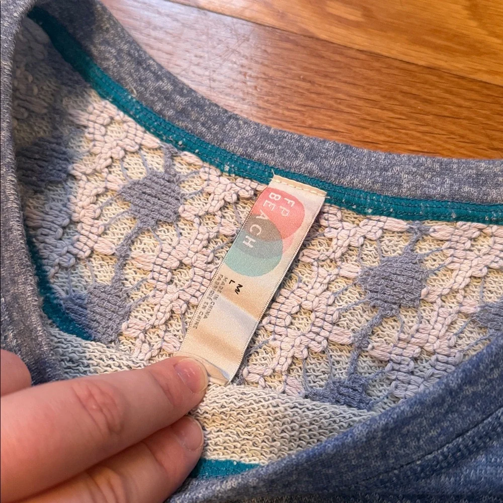 Free people beach Blue‎ tunic Sweater with Lace Hem size M/L